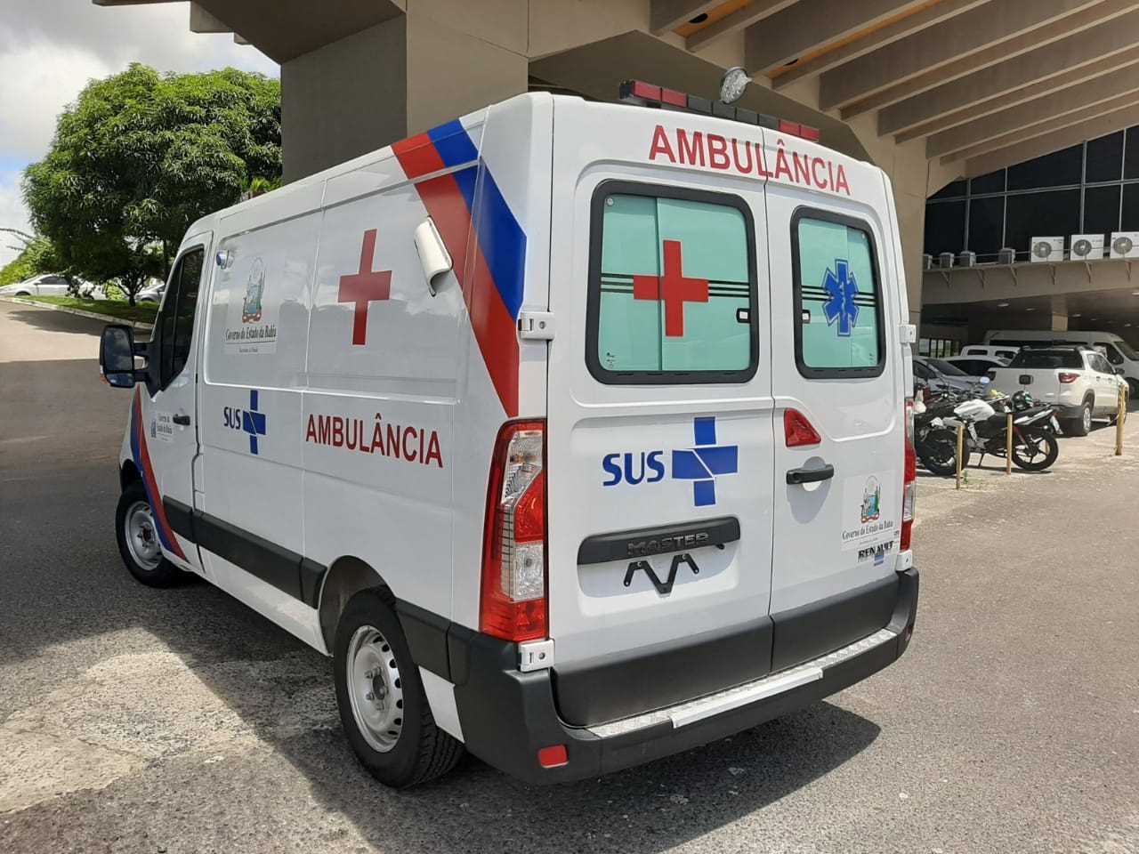 Camacã: Prefeito Oziel ganha mais  uma Ambulância Avançada e o tratamento da sua saúde